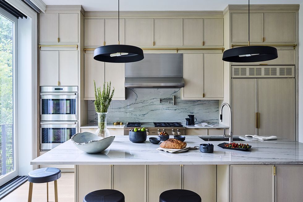 Thiết kế bếp đẹp, sang trọng với bàn đảo bếp- HOME68
