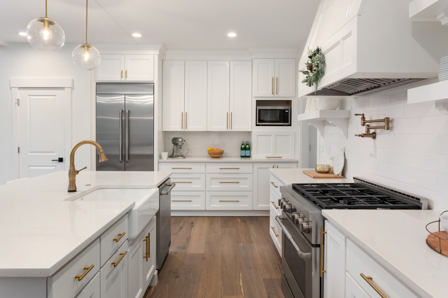 Màu sắc tủ bếp phù hợp giúp không gian bếp thêm thanh lịch, sang trọng hơn- HOME68