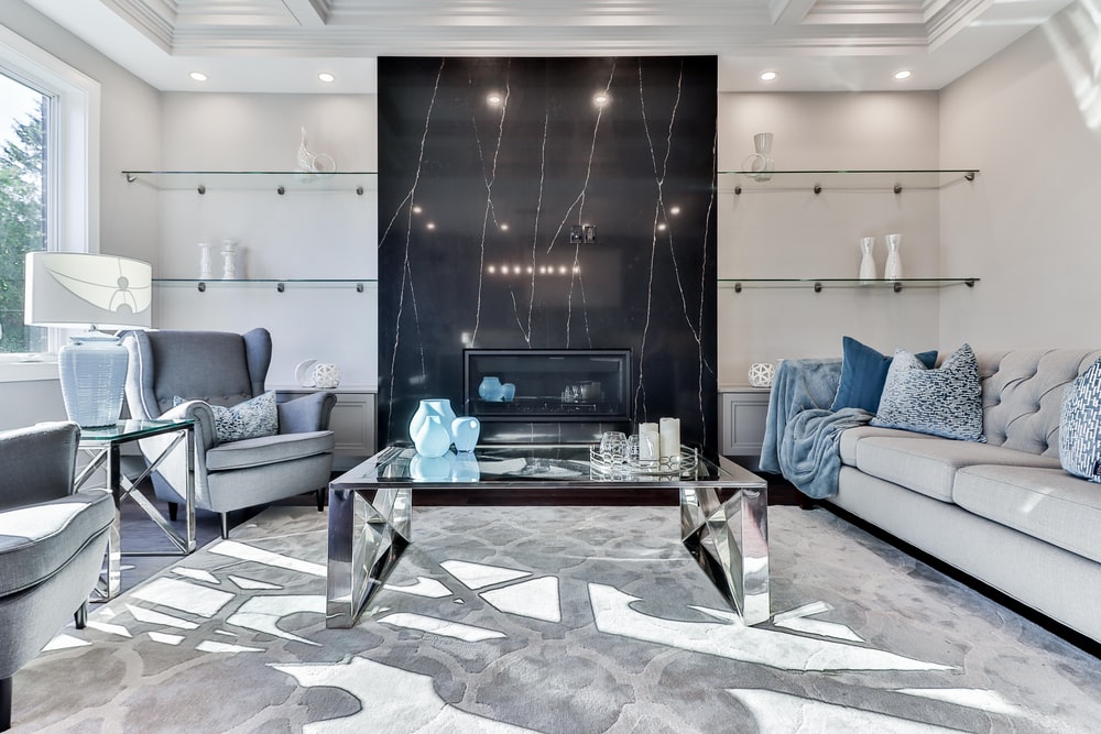 Thiết kế nôi thất phòng khách với chất liệu sáng bóng cho gia chủ mệnh Kim- HOME68